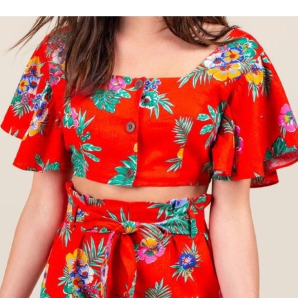 NWOT FLORAL CROP TOP